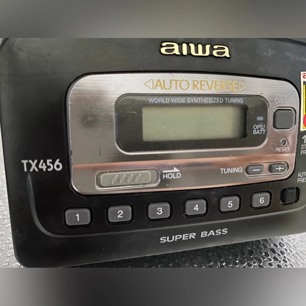 “Aiwa” Vintage TX-456 Walkman Type AM-FM Cassette Player